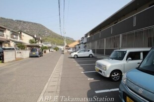 プラージュ屋島の物件外観写真